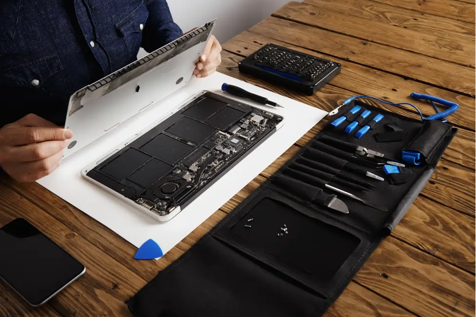 macbook-battery-replacement-in-delhi